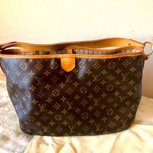 Louis Vuitton Delightful PM Hobo discontinued. 😍